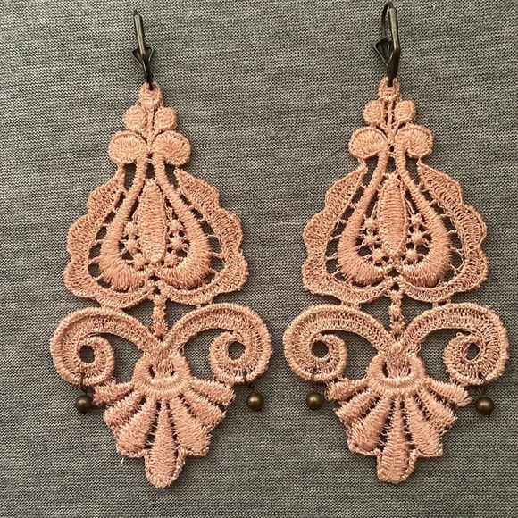 Never worn, detailed knit work earrings, beautiful soft pink and lightweight. - Picture 2 of 8
